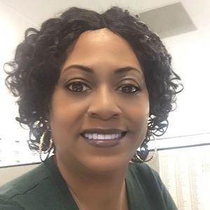 Meet your Posher, Alicia